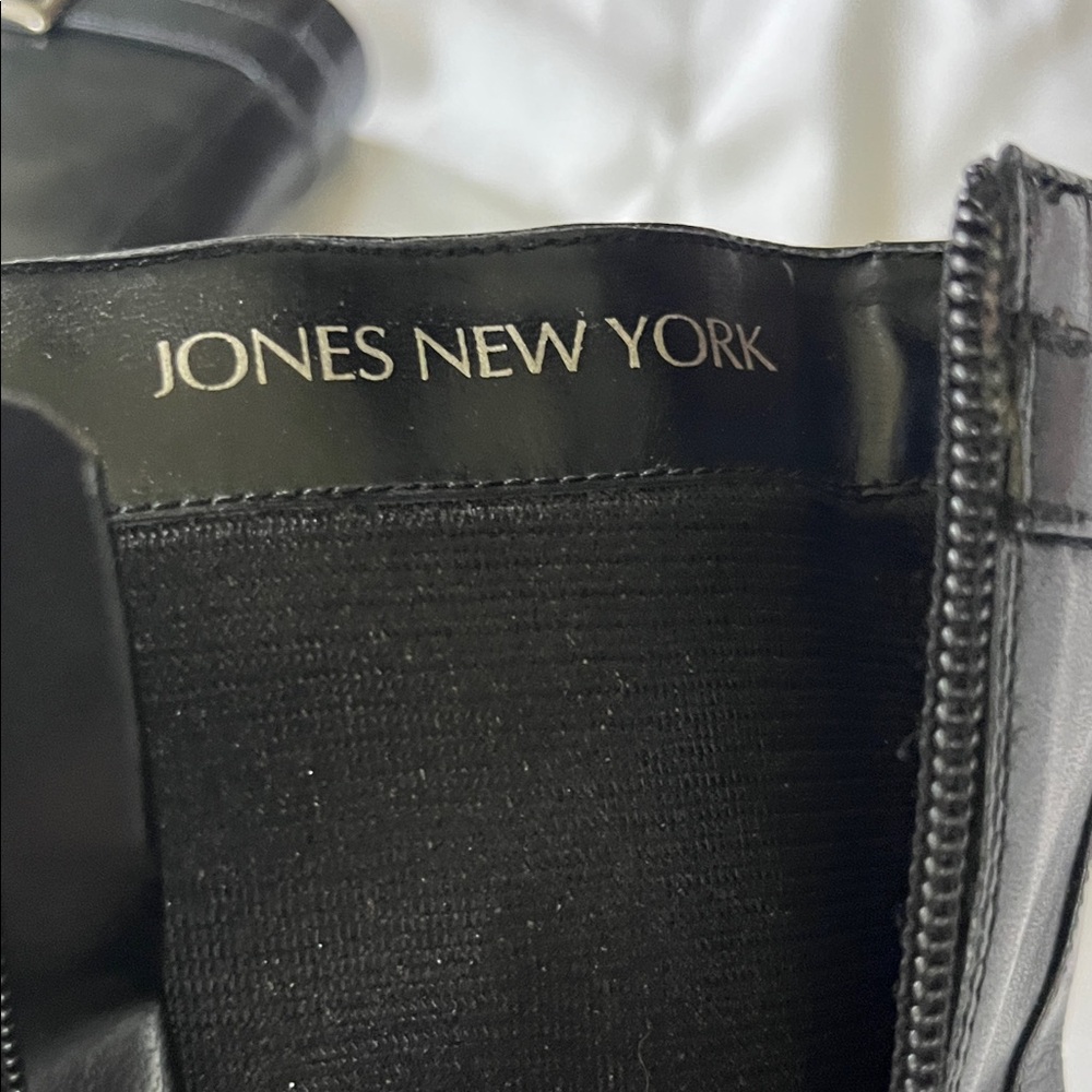 Jones New York Black Leather Mid‑Heel Ankle Boots with Buckle - Picture 3 of 3